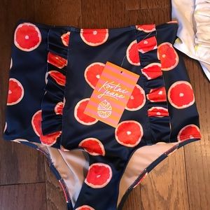 NWT KJ XS